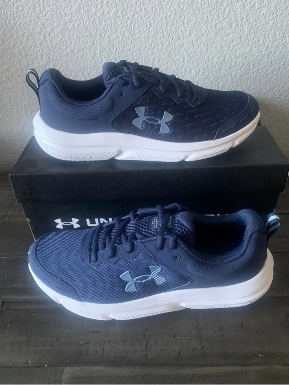 NIB Under Armour Charged Assert Sneaker Shoe Blue Womens Size 11